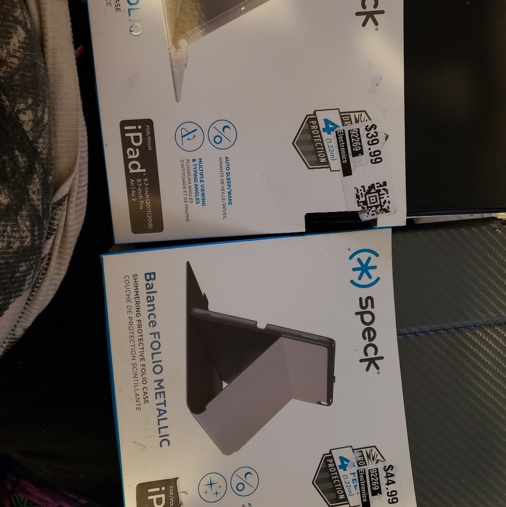 2 brand new speck cases for ipad 9.7